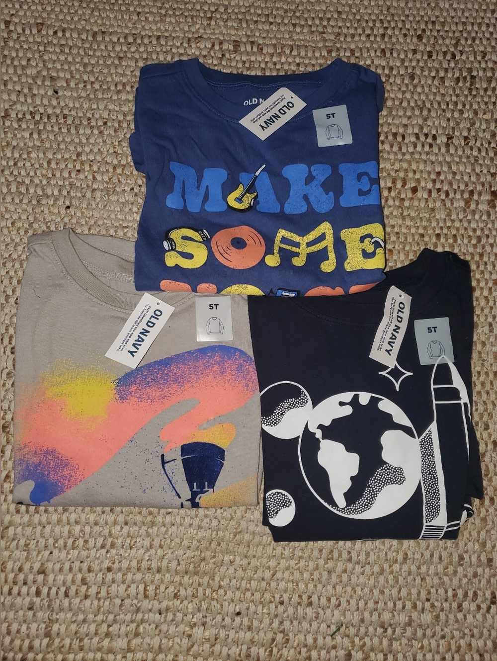 5T Old Navy Kids Graphic Long Sleeve Trio - Blue, Beige, Black